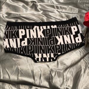 🌹PINK Victoria's Secret • Low - Rise Boy Shorty Black and White Boxer Panties